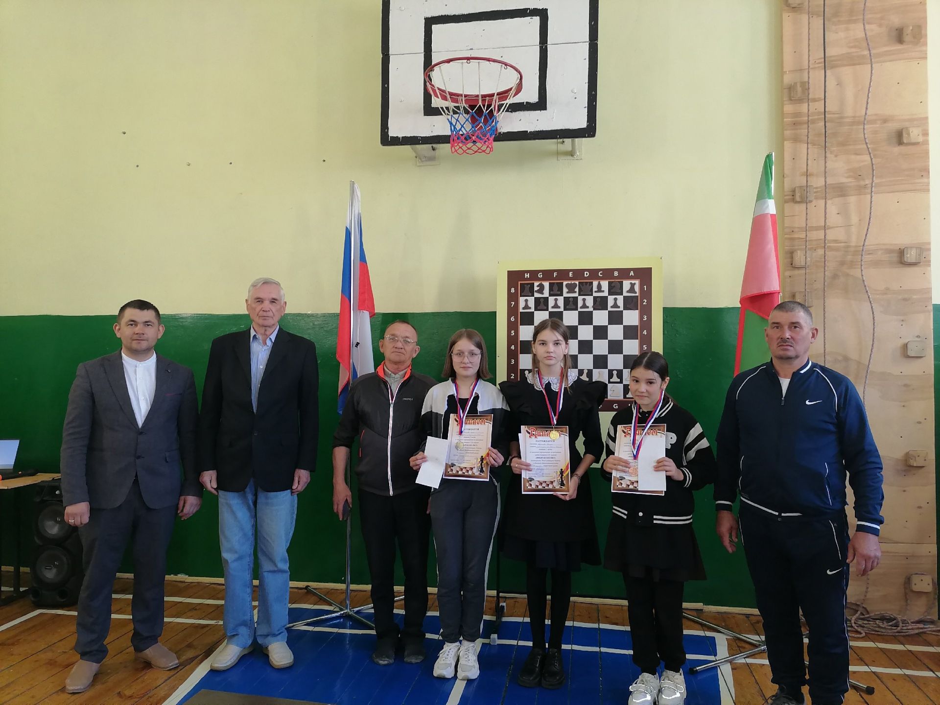 Г. Камал исемендәге Сикертән төп  мәктәбе  шахмат сөючеләрне үзенә җыйды