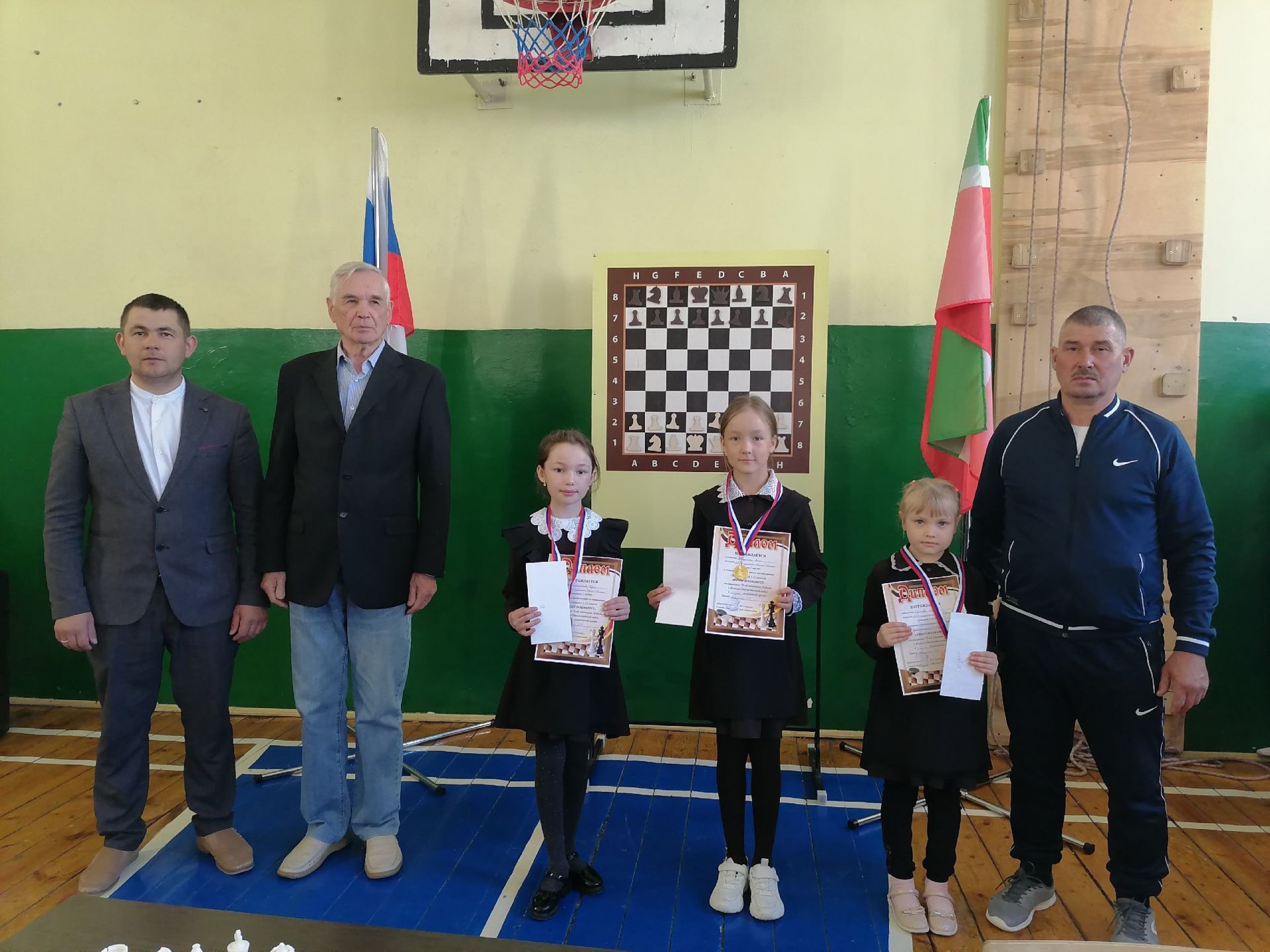 Г. Камал исемендәге Сикертән төп  мәктәбе  шахмат сөючеләрне үзенә җыйды