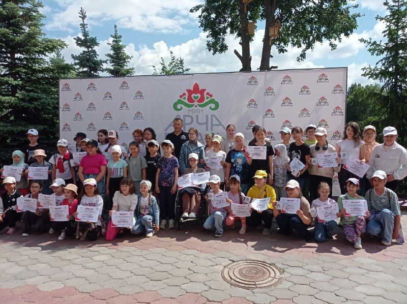 Рәсем сәнгатен сөюче укучылар Арчаның истәлекле урыннарын сурәтләде