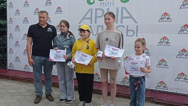 Рәсем сәнгатен сөюче укучылар Арчаның истәлекле урыннарын сурәтләде
