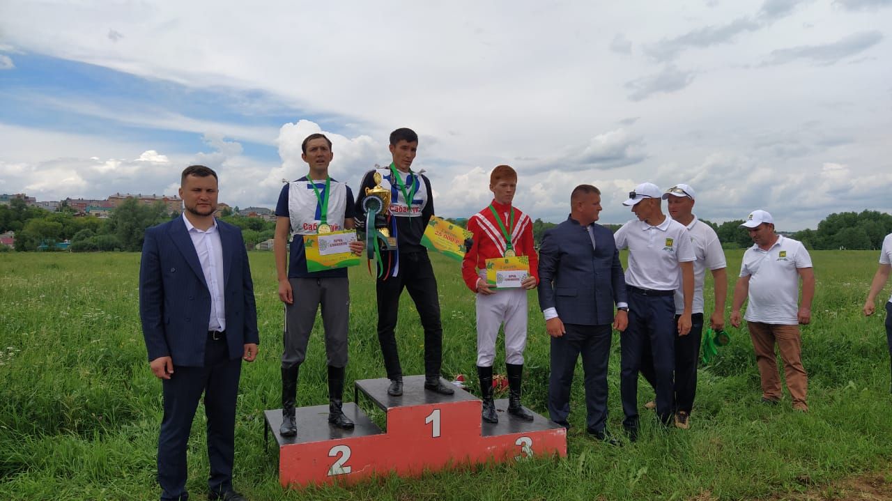 Арчада атлар ярышы