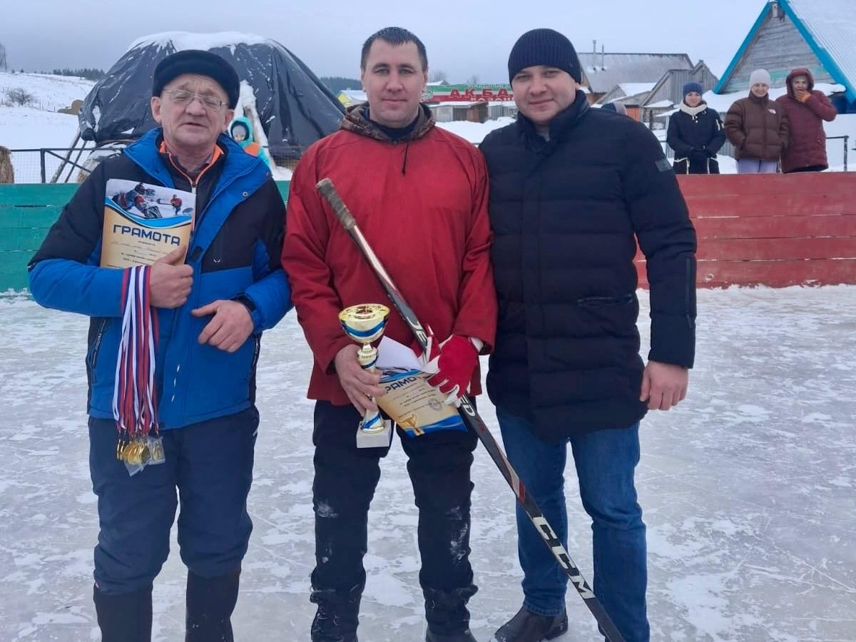 «Ак Барс» агрокомплексы» территориясендә хоккейда ярыштылар