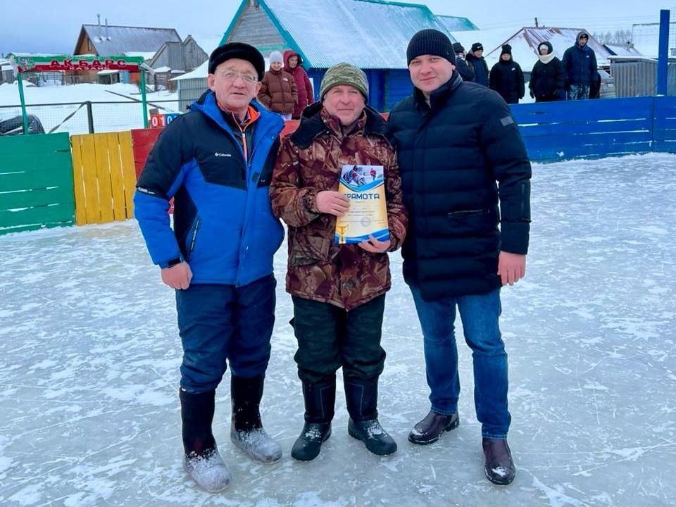 «Ак Барс» агрокомплексы» территориясендә хоккейда ярыштылар