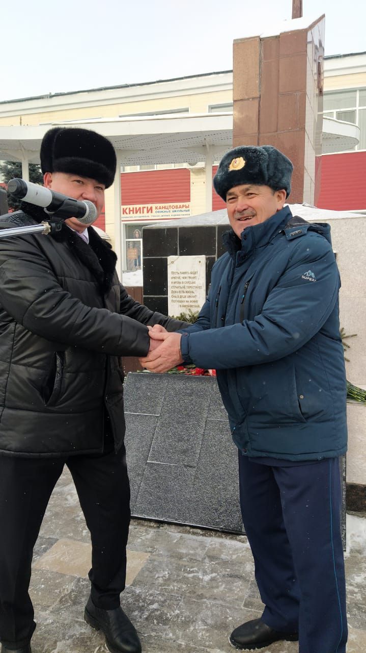 Бүген Әфганистанда хәрби хезмәт үткән ветераннар очрашты