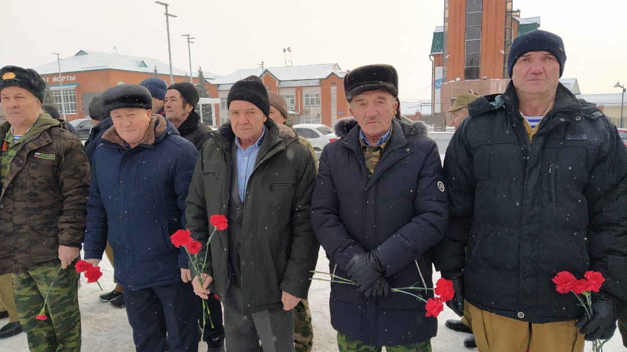 Бүген Әфганистанда хәрби хезмәт үткән ветераннар очрашты