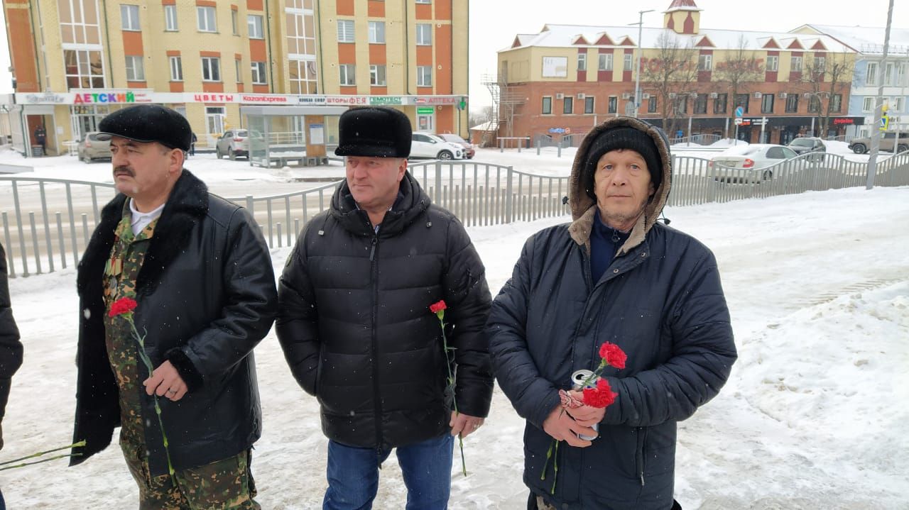 Бүген Әфганистанда хәрби хезмәт үткән ветераннар очрашты