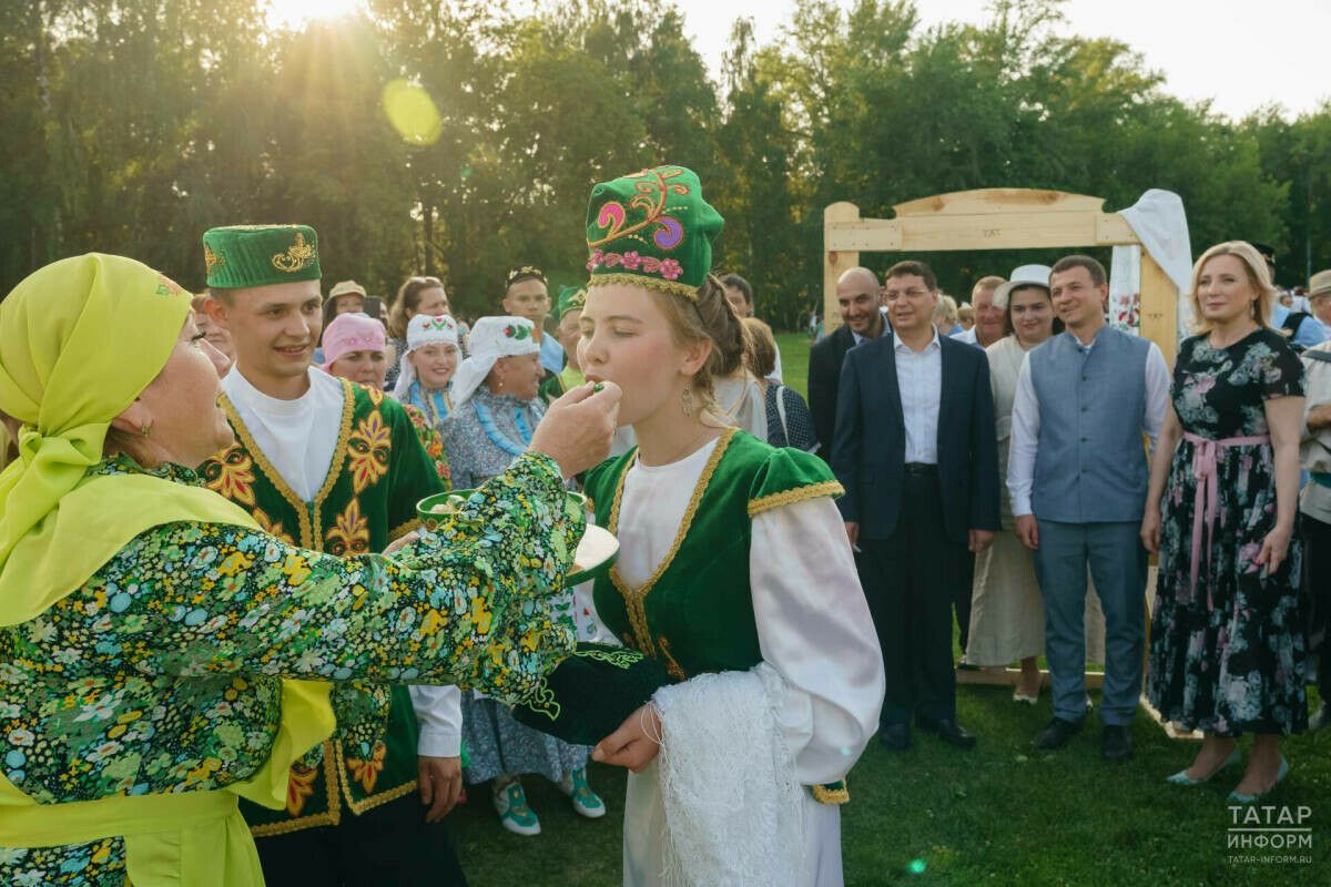 Яшьләр эшләре министрлыгы милли стильдәге туйларга 100 меңгә кадәр грант бирә башлый