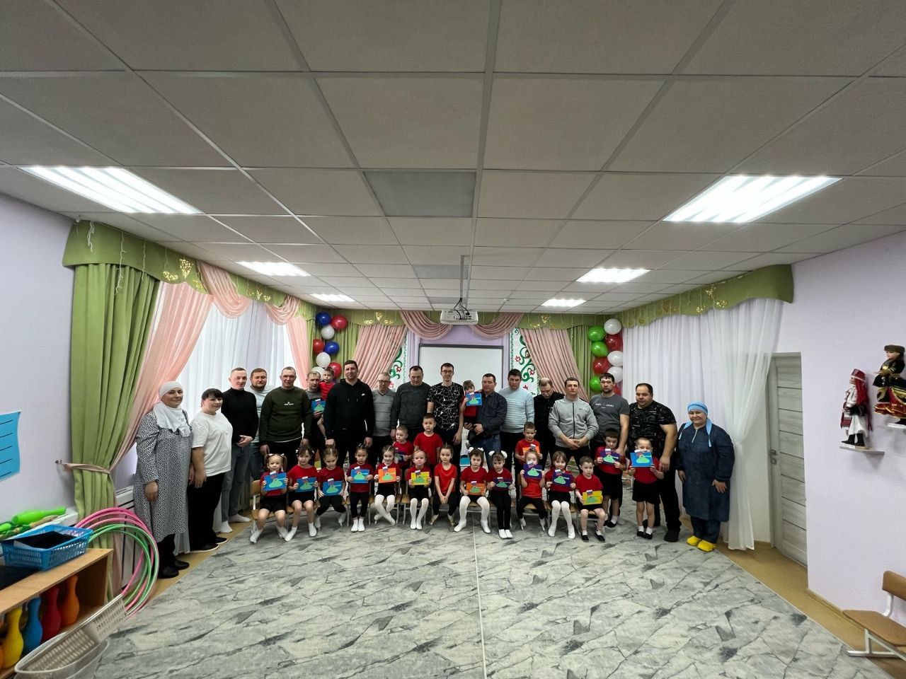 Арчаның беренче балалар бакчасына әтиләр кунакка килде