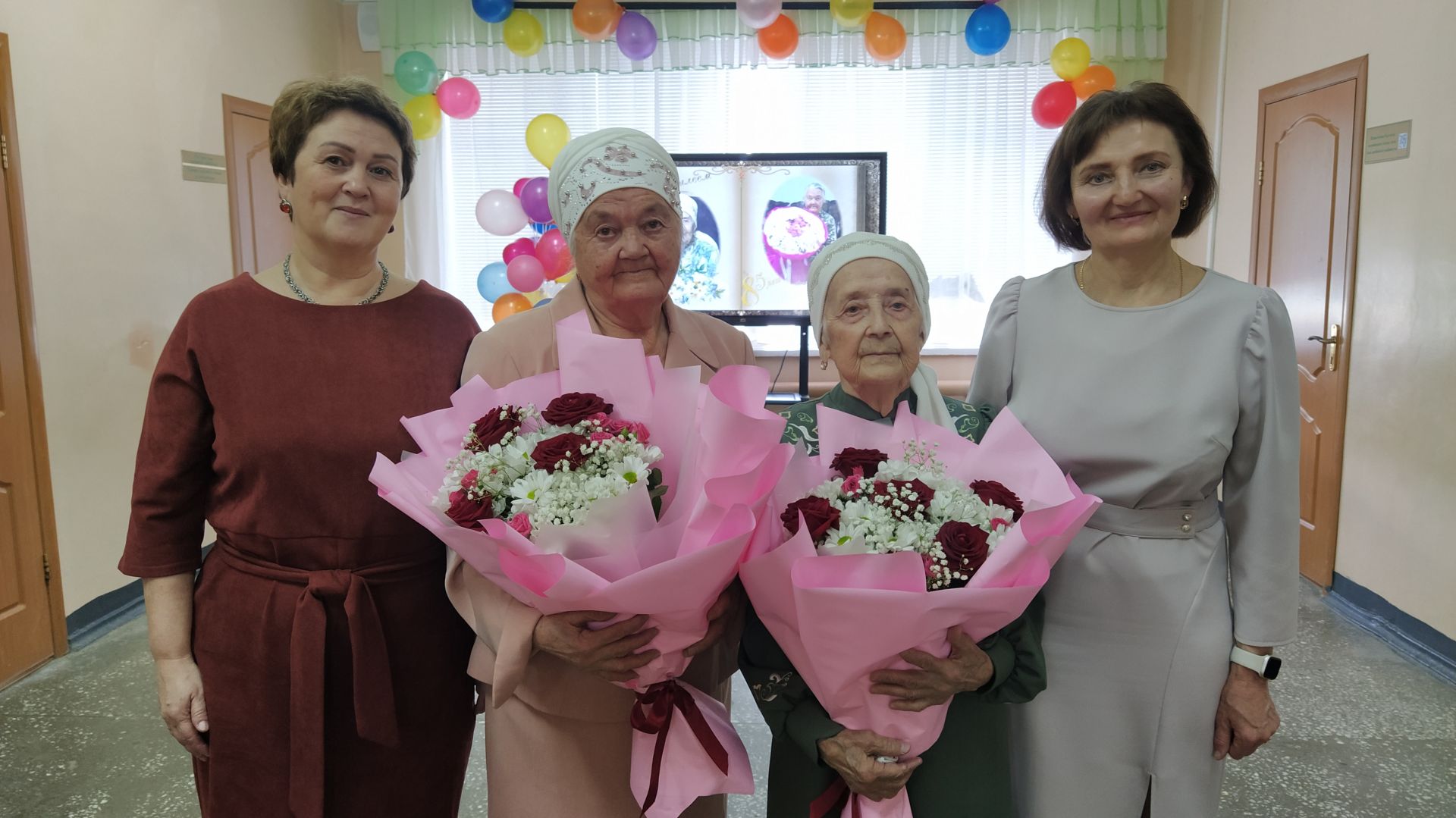 Лесхоз мәктәбендә ветераннарны котладылар