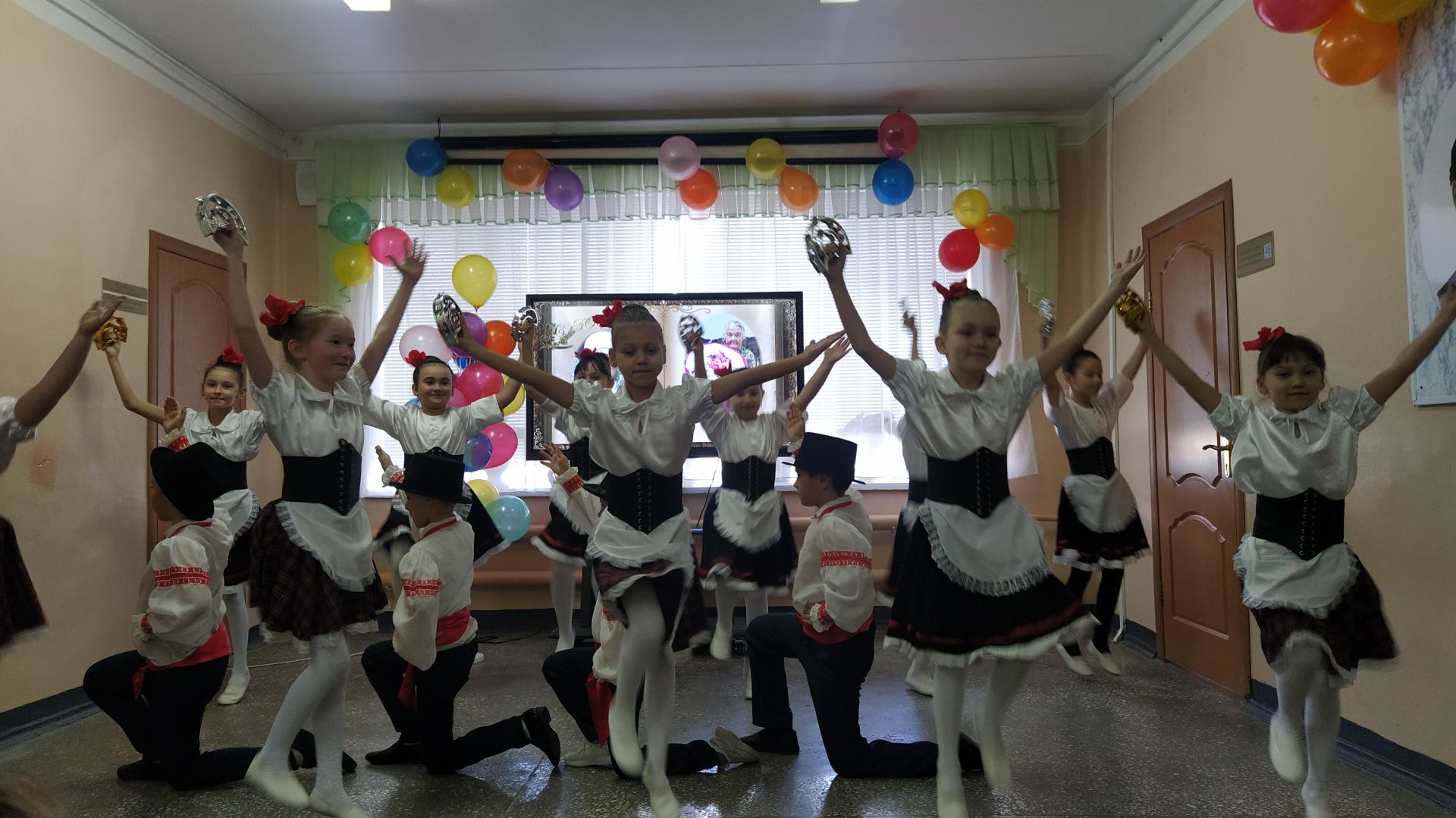 Лесхоз мәктәбендә ветераннарны котладылар
