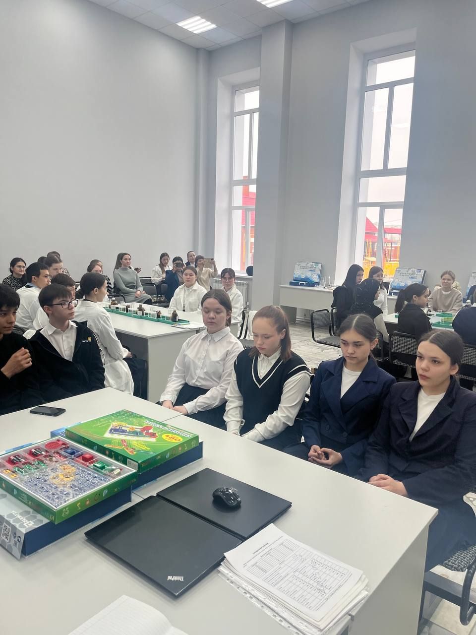Укучылар имтиханнарга әзерләнә