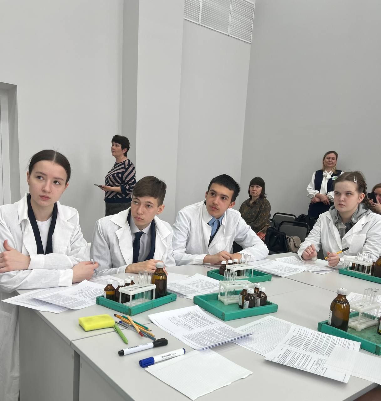 Укучылар имтиханнарга әзерләнә