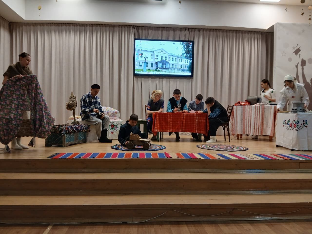 «Китап галим - телсез мөгаллим»