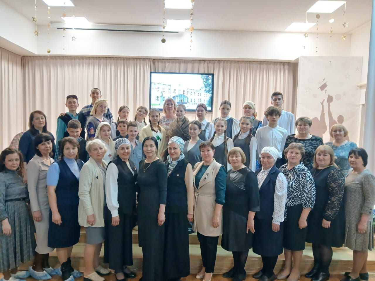 «Китап галим - телсез мөгаллим»