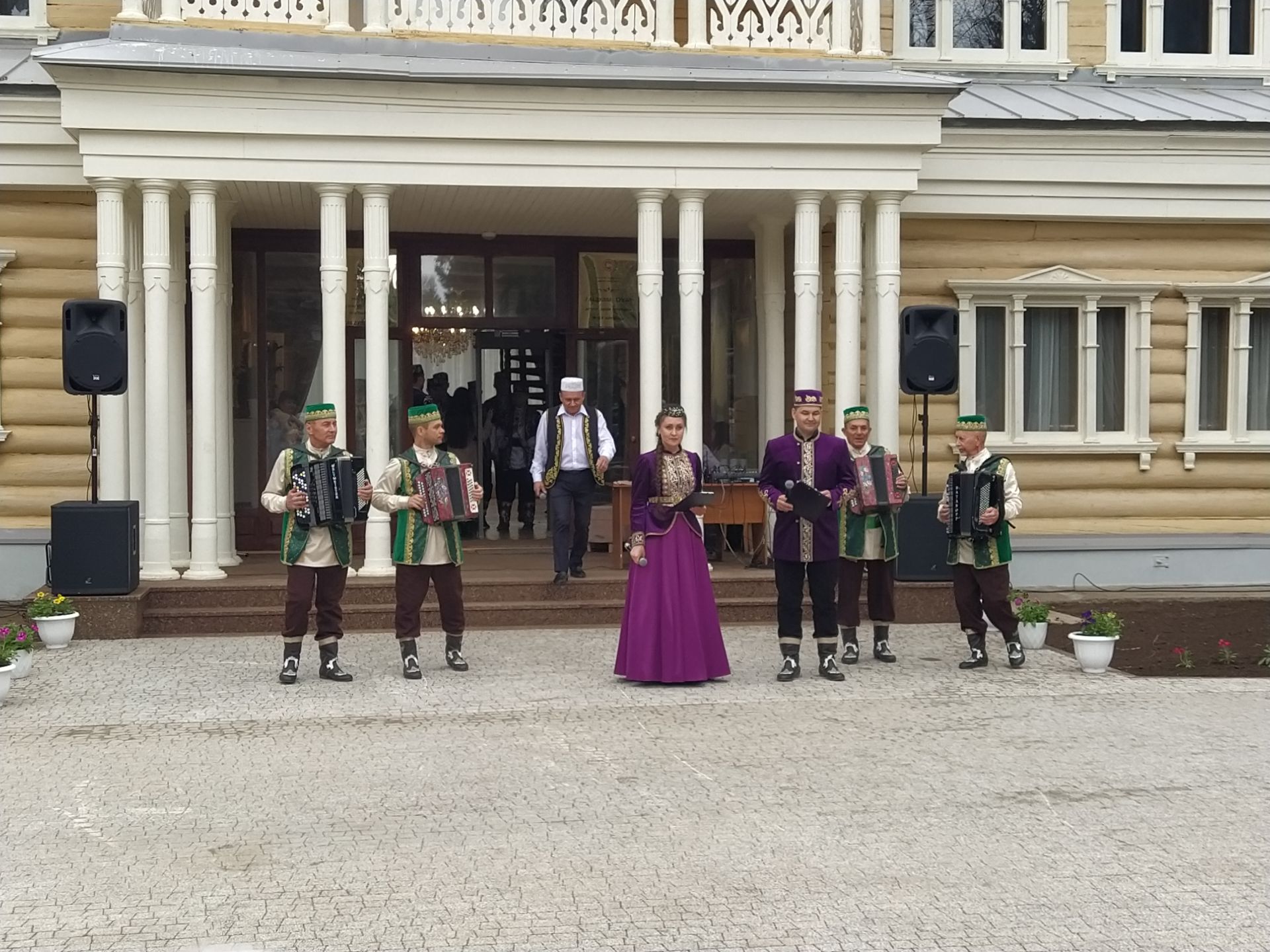 Кырлайда шигырь бәйрәме