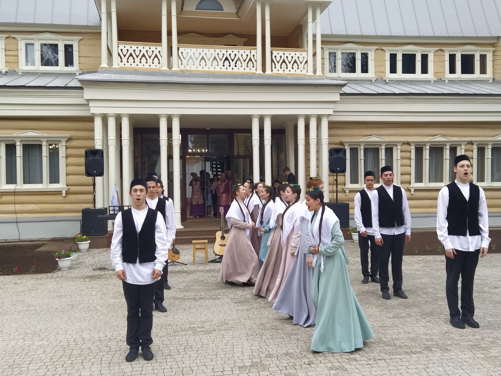 Кырлайда шигырь бәйрәме