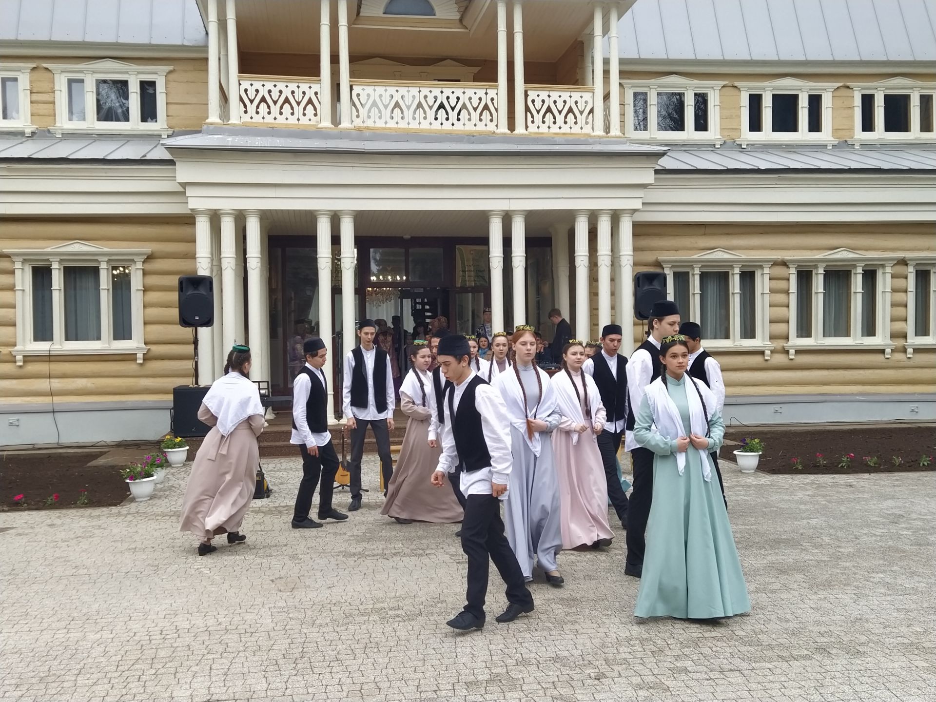 Кырлайда шигырь бәйрәме