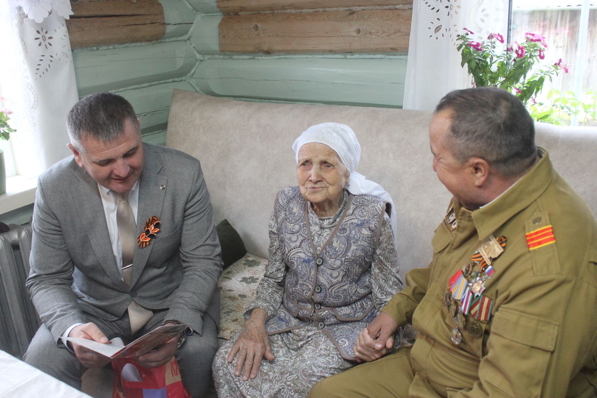 Ветераннарга бүләкләр