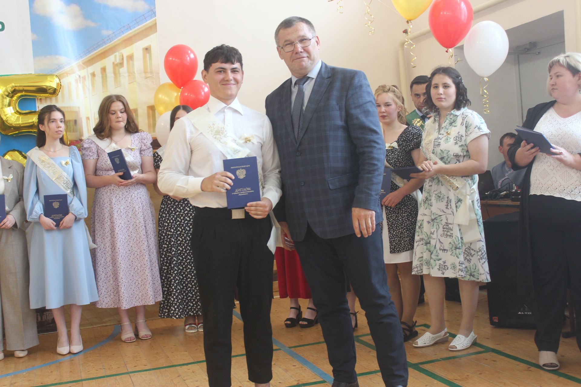 Арча  агросәнәгать көллиятен тәмамлаучыларга дипломнар тапшырылды