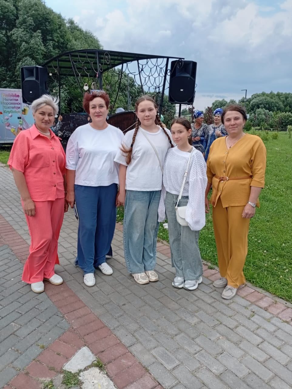 Казансу паркында җәйге күңел ачу кичәләре башланып китте