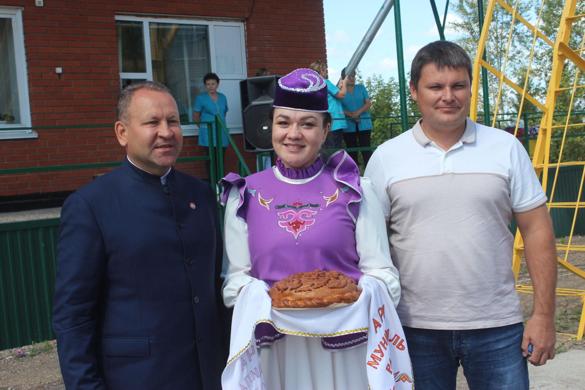Элеваторга беренче ашлык килде