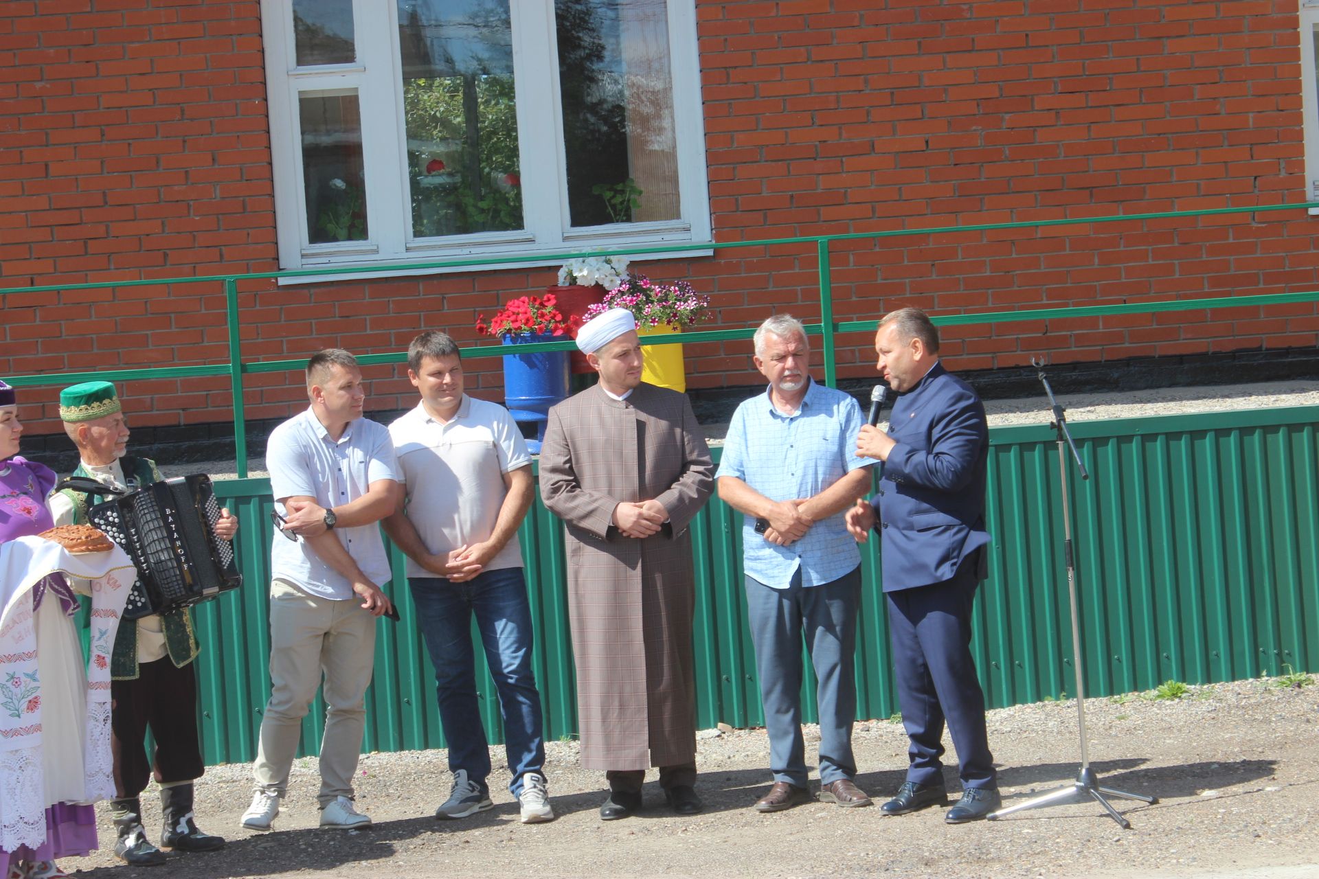 Элеваторга беренче ашлык килде