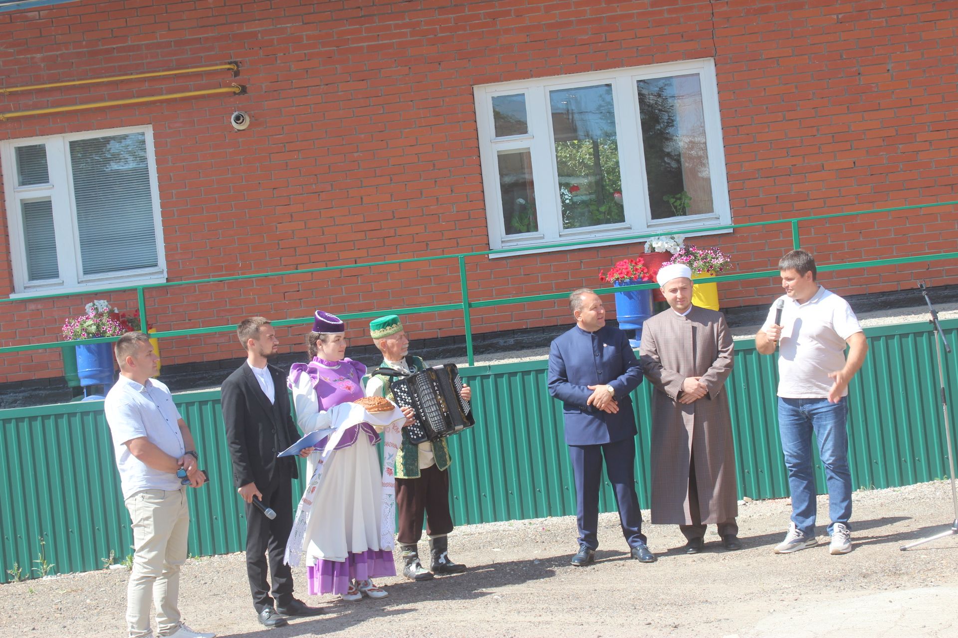 Элеваторга беренче ашлык килде