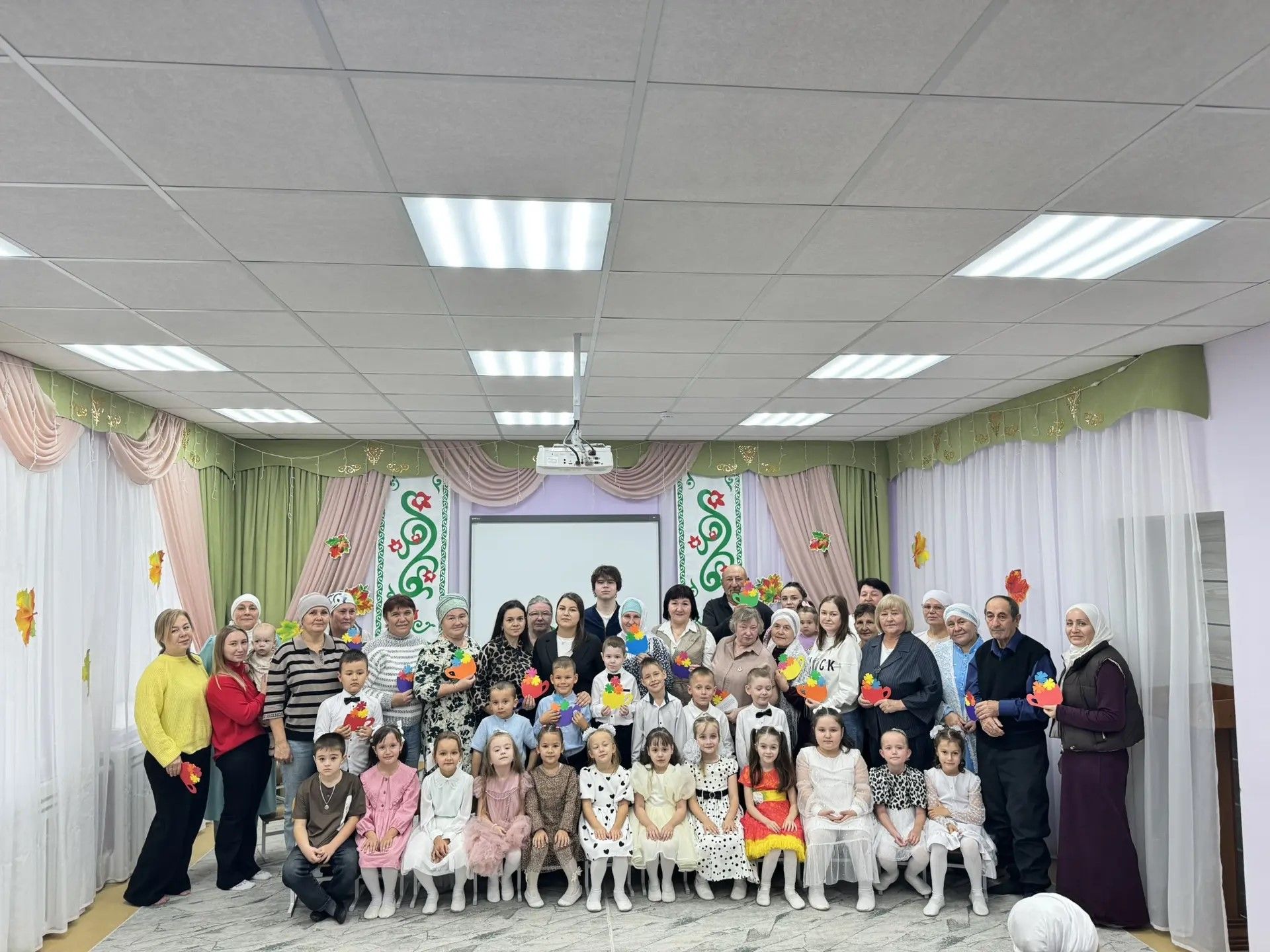 Җан җылысы – күңелләрдә: Арчаның беренче балалар бакчасында әби-бабайларны котладылар
