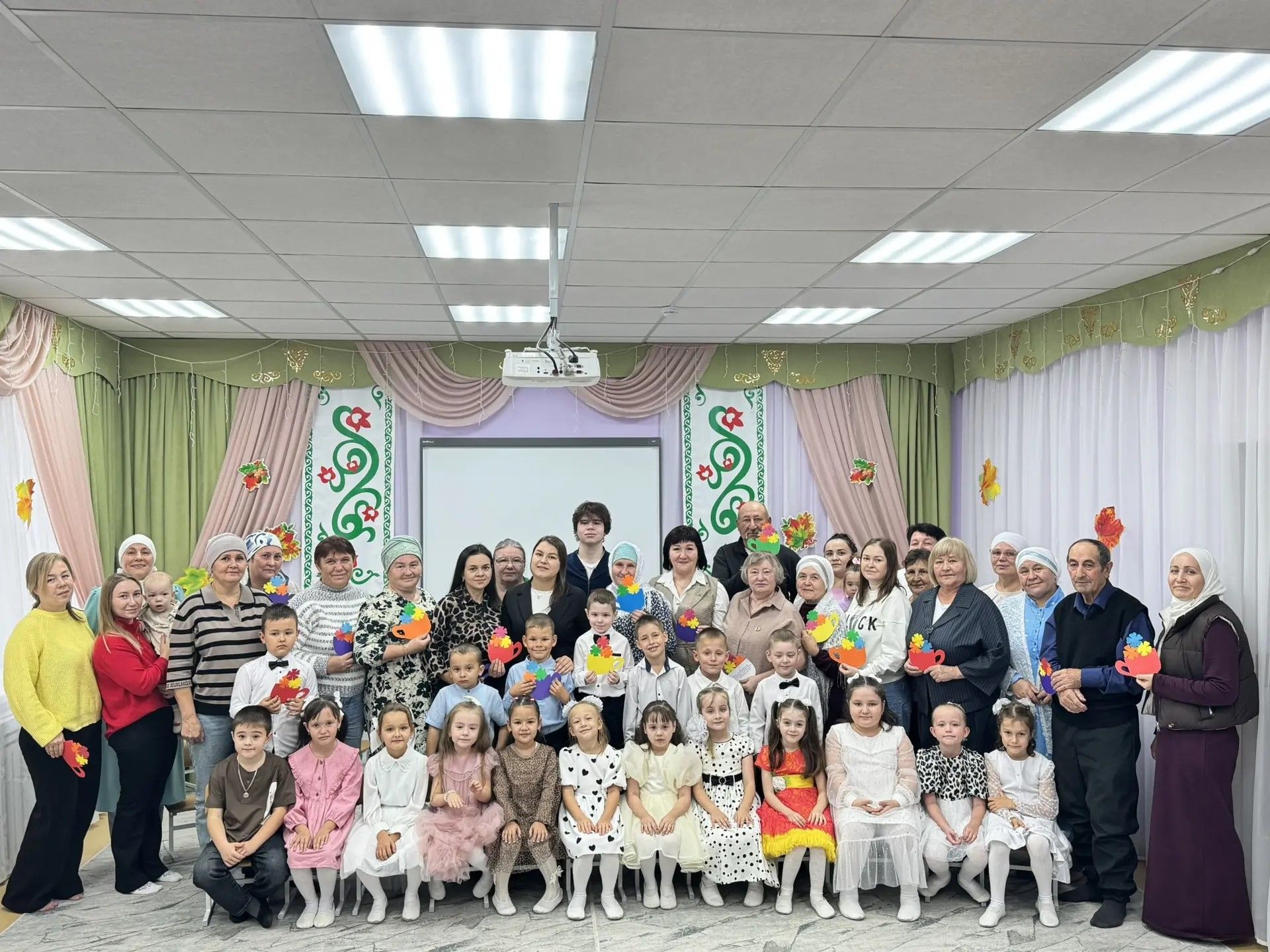 Җан җылысы – күңелләрдә: Арчаның беренче балалар бакчасында әби-бабайларны котладылар