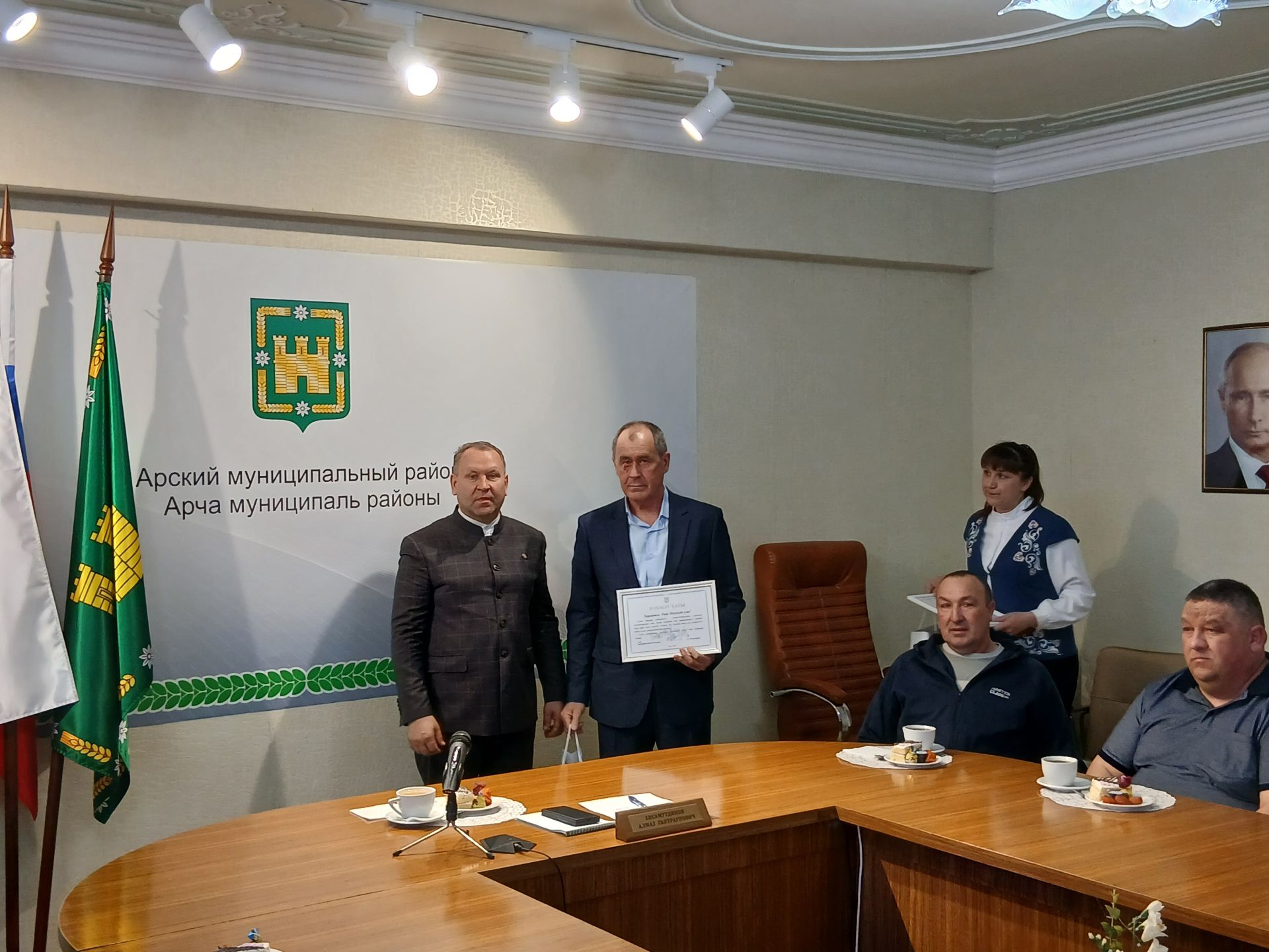 Арчада кыш көне шәһәр урамнарын чистартучыларны хөрмәтләделәр