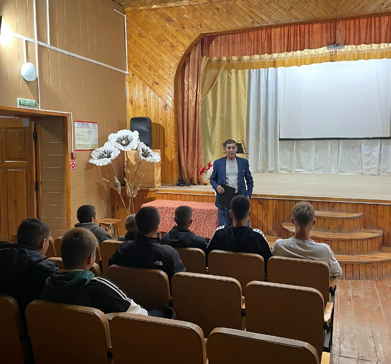 Коррупциягә каршы аңлату эше: авыл мәдәният йортларында мөһим мәсьәләләр күтәрелә