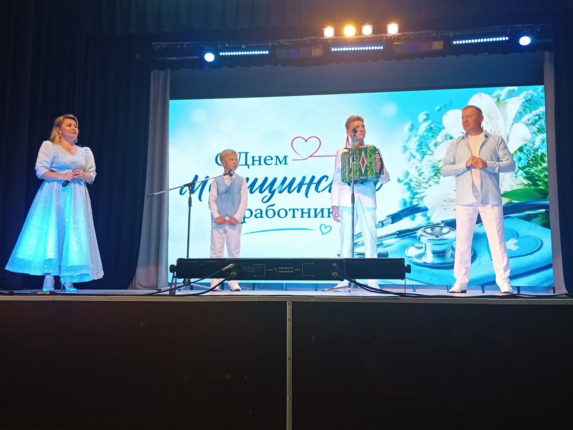 Ак халатлы фәрештәләргә рәхмәт сүзләре