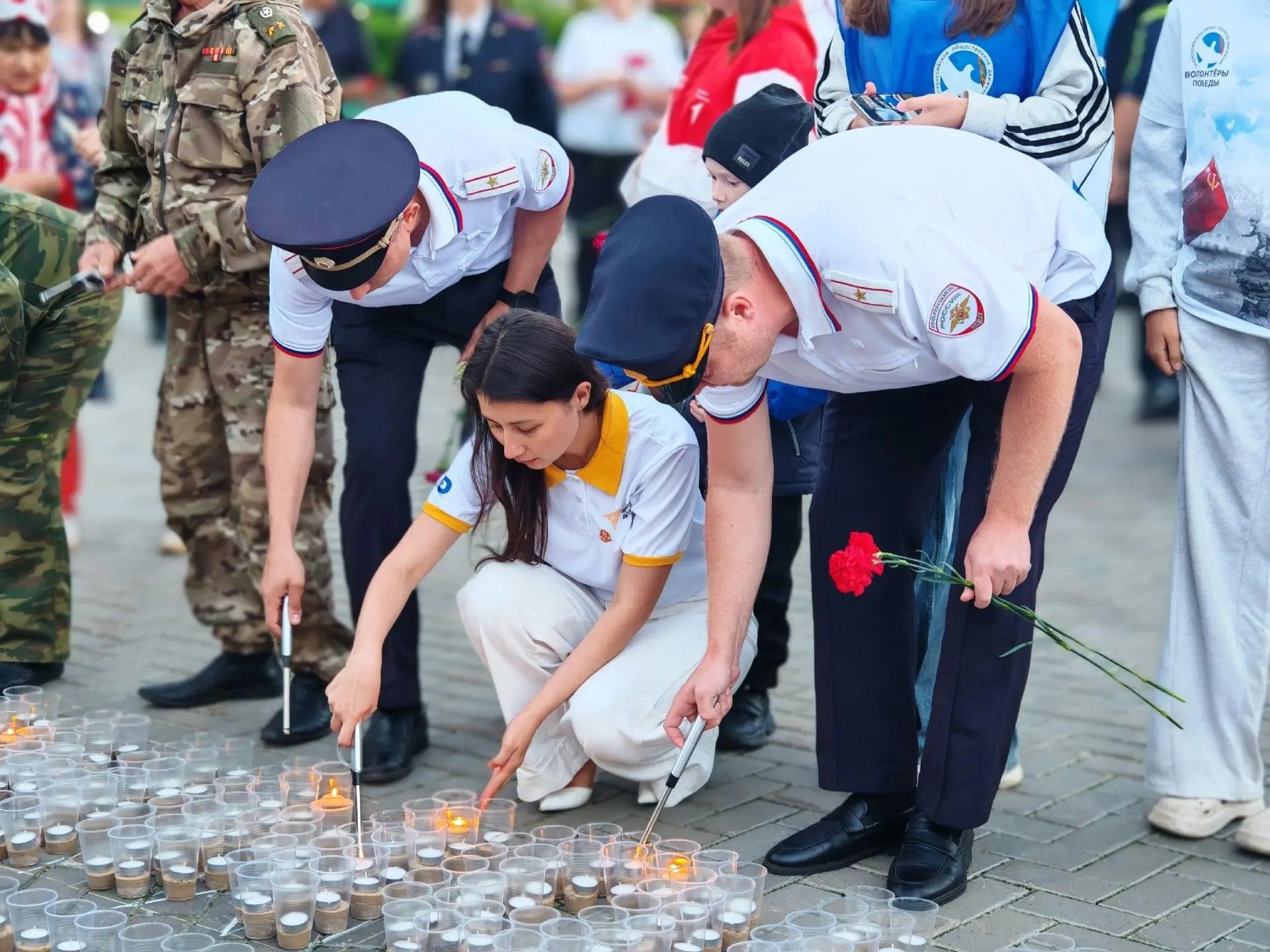 Хәтер утлары сүнми: Арчада “Хәтер шәме” акциясе кысаларында 1000 шәм кабызылды