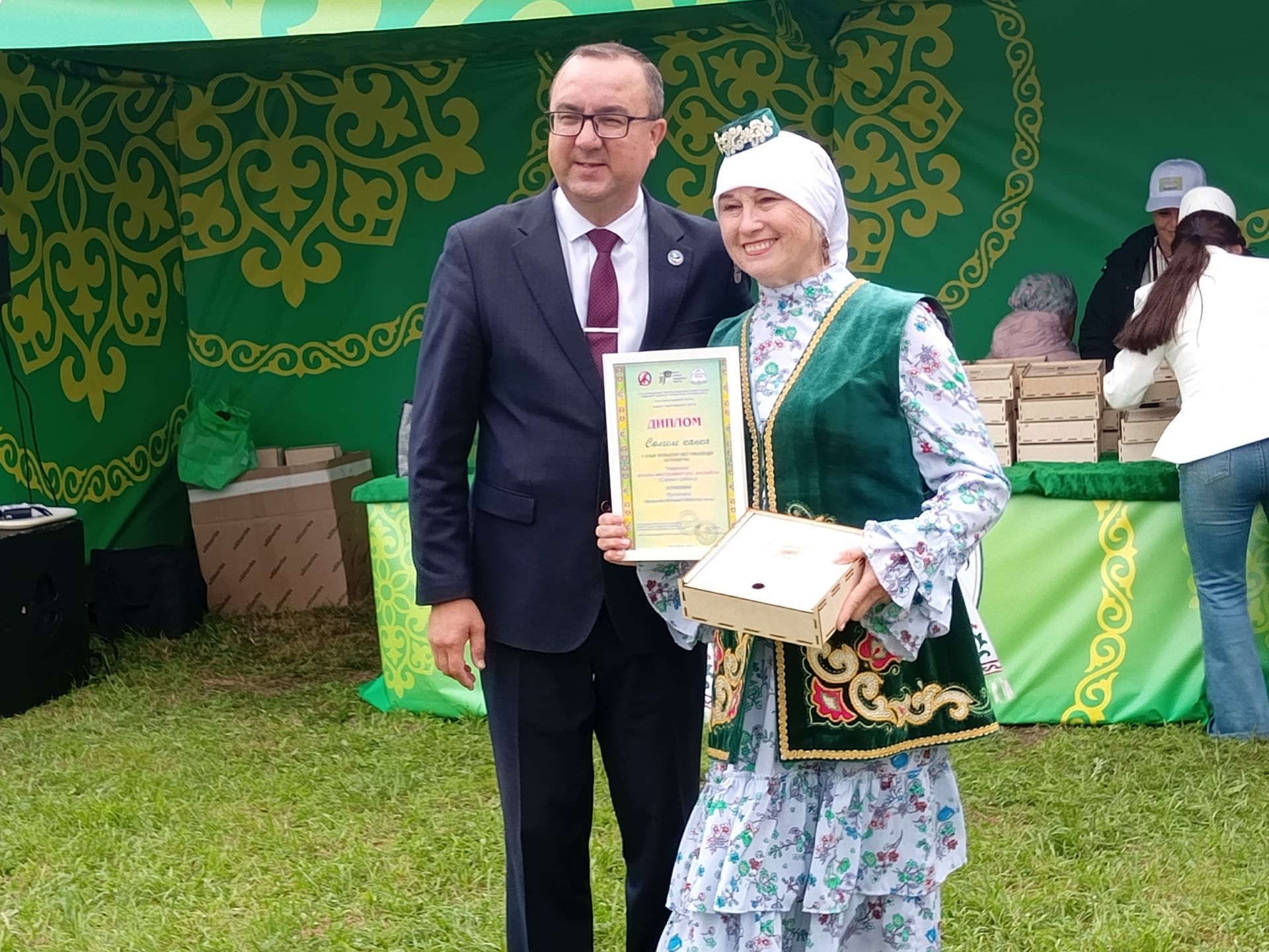 Бөтен Ташкичүне шаулатып быел янәдән «Сөлгеле капка» ачык фольклор фестивале узды