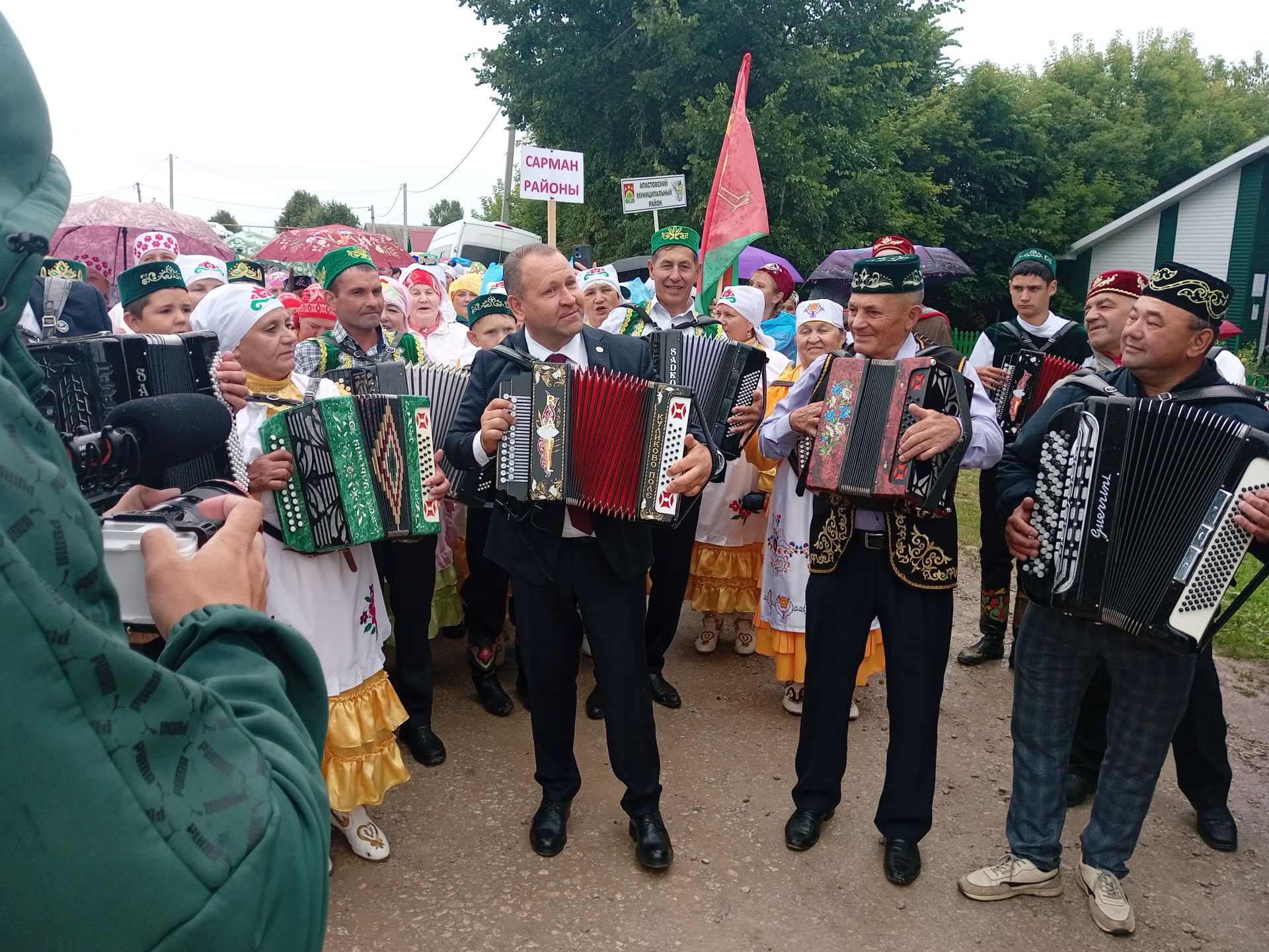 Бөтен Ташкичүне шаулатып быел янәдән «Сөлгеле капка» ачык фольклор фестивале узды