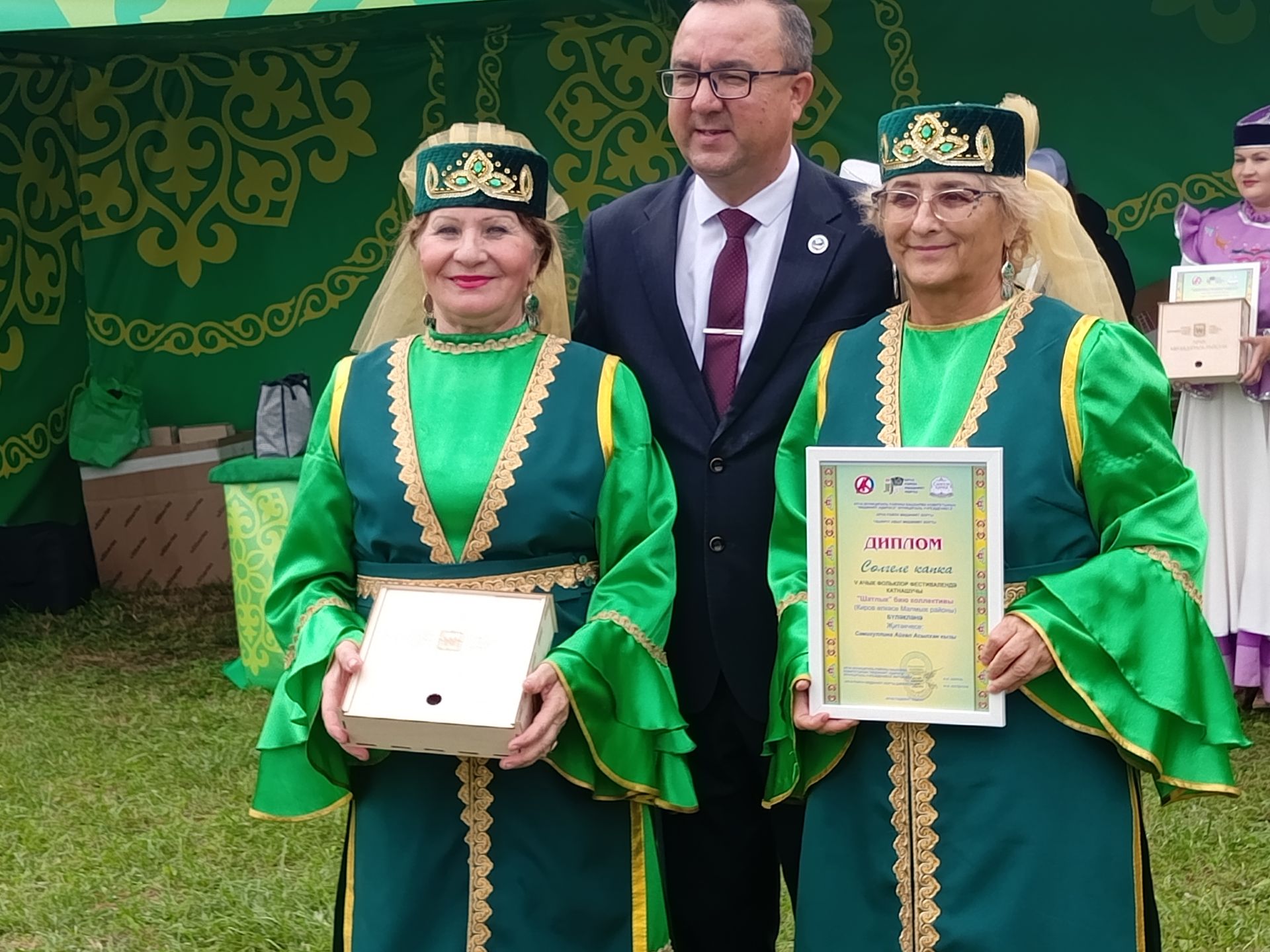 Бөтен Ташкичүне шаулатып быел янәдән «Сөлгеле капка» ачык фольклор фестивале узды