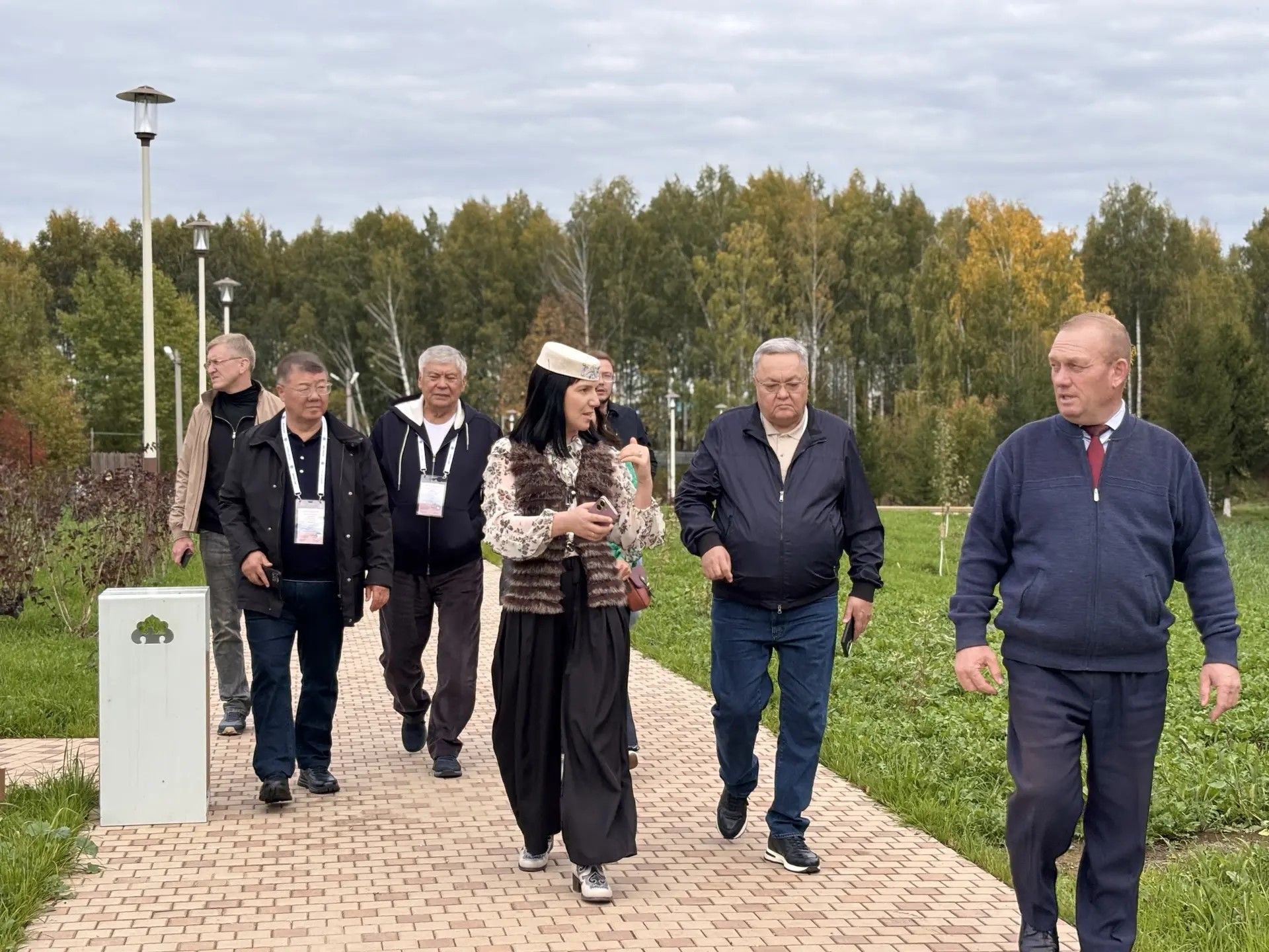 Казахстан күзәтүчеләре Яңа Кырлайдагы сайлау участогында булдылар