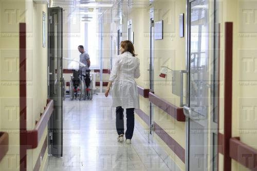 Февральдә Социаль фонд медицина хезмәткәрләренә махсус социаль түләү күчерә башлый