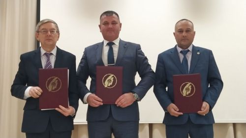 Өч яклы килешүгә кул куйдылар
