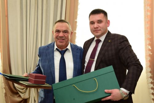 Танылган шәхес