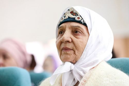 Сәйдә абыстай: «Аллаһ бар кешегә дә көнчелек бирә, шуңа барын да дустыңа сөйләп бетермә» (»Интертат », Гөлназ Хөҗҗәтова)