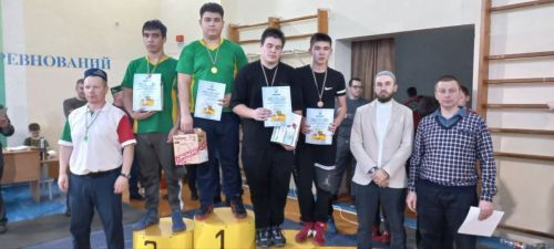 Бу арада Арча көрәшчеләре бүләк җыя. Тагын бәхет елмайды: велосипед эләкте!