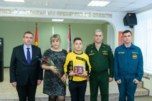 Арча егете Айрат Галәветдинов үлгәннән соң Батырлык ордены белән бүләкләнгән (»Интертат », Гөлназ Хәбибуллина)