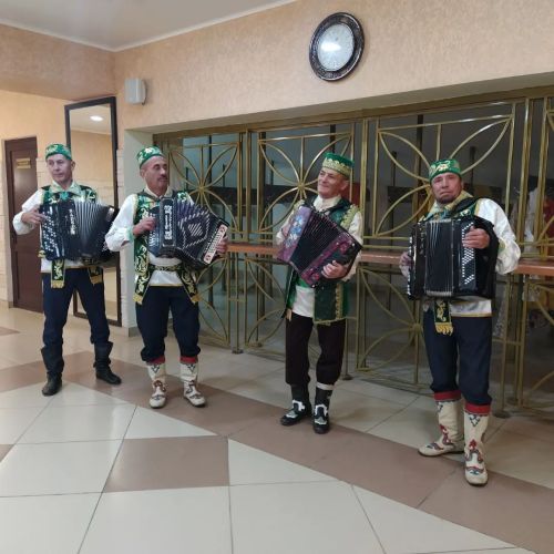 Арчада Өлкәннәр ункөнлеге яшьлек җырлары белән башланып китте