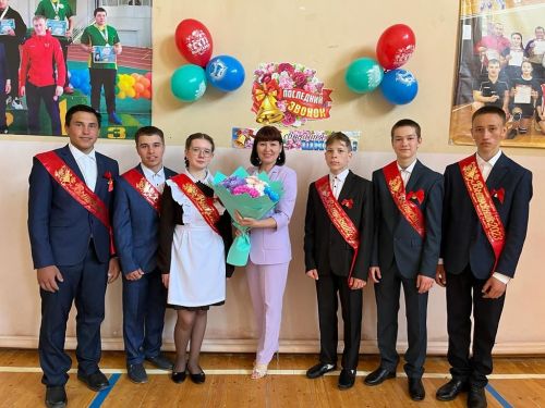 Кәче мәктәбе укытучысы Эльмира Мөхәммәтшина үзен бик бәхетле саный
