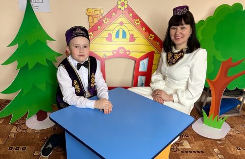 Кәче мәктәбе укытучысы Эльмира Мөхәммәтшина үзен бик бәхетле саный