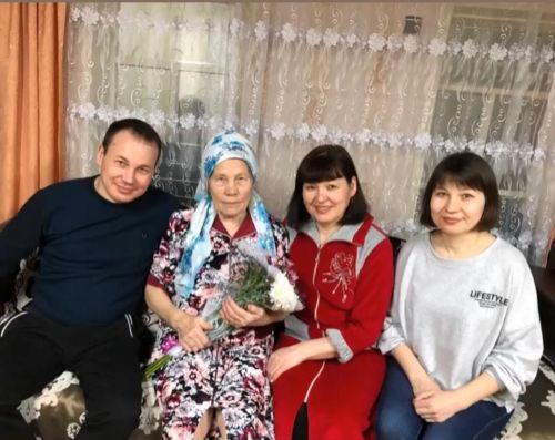 Кәче мәктәбе укытучысы Эльмира Мөхәммәтшина үзен бик бәхетле саный