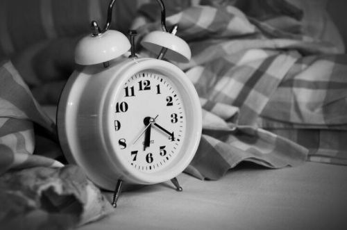Кеше ничә сәгать йокларга тиеш? Сомнолог белән әңгәмә