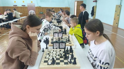 Арча Укучылар сараенда шахмат ярышлары бара
