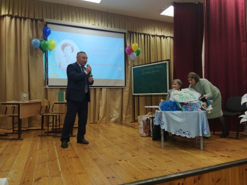 Яңа Кенәр мәктәбендә Стелла Габдрахманованың 90 яшьлек юбилеен уздырдылар